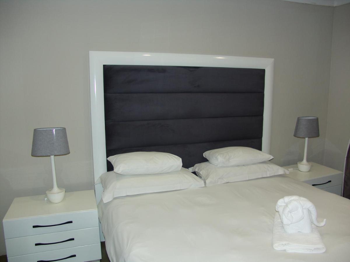 African Moon Corporate House Kempton Park Dış mekan fotoğraf