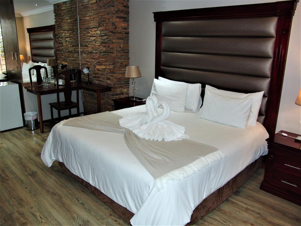 African Moon Corporate House Kempton Park Dış mekan fotoğraf